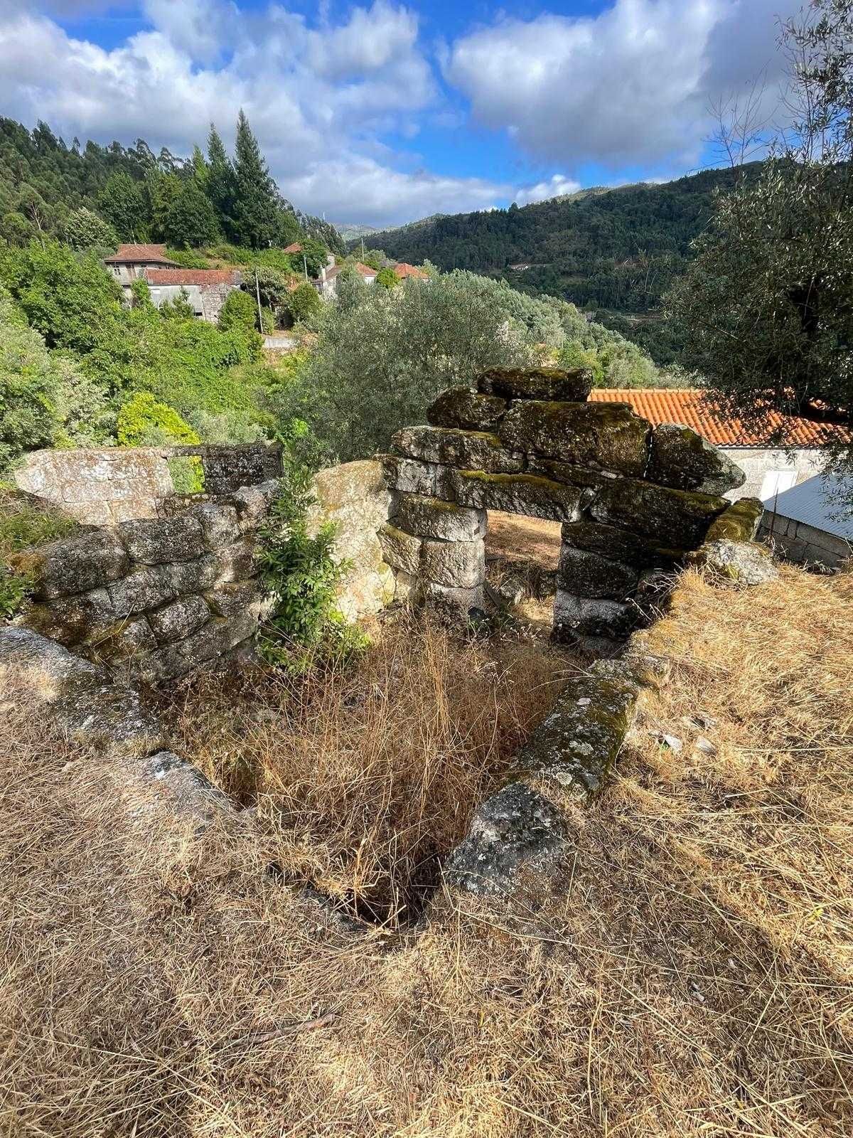 Ruinas para reconstrução