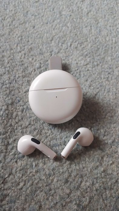 Наушники Bluetooth Беспроводные Сочный Бас Чистый Звук Студийные Новые