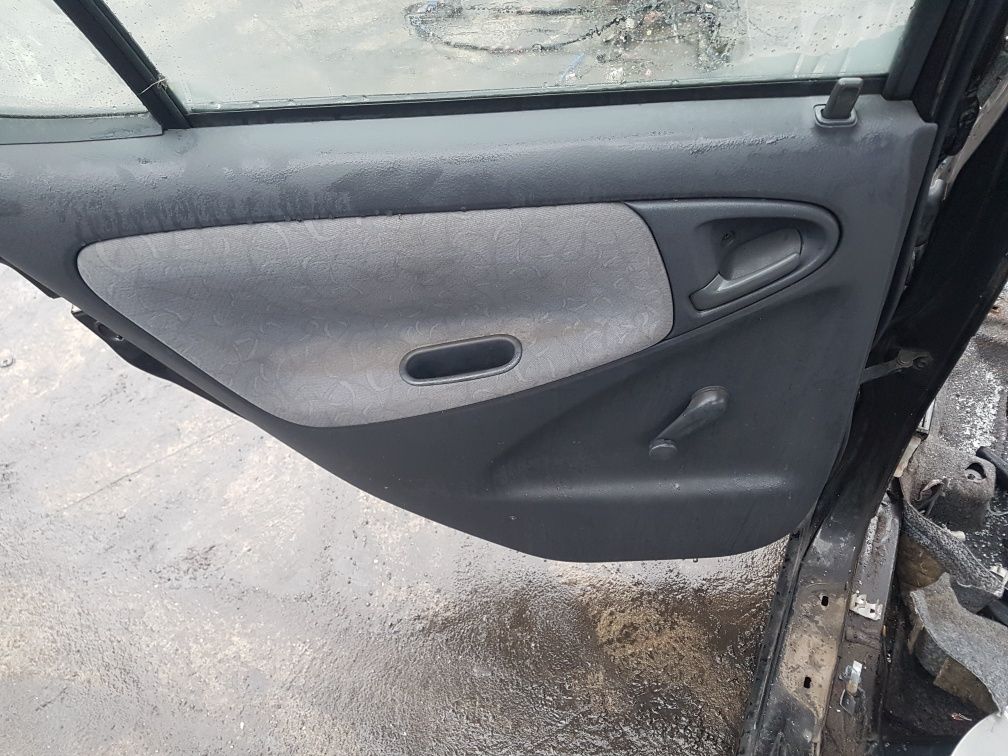 Drzwi lewe tylne tył Toyota Yaris 1.0 1999r  czarne