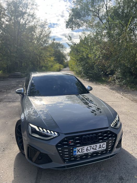 Продам/обме Audi S4 b9