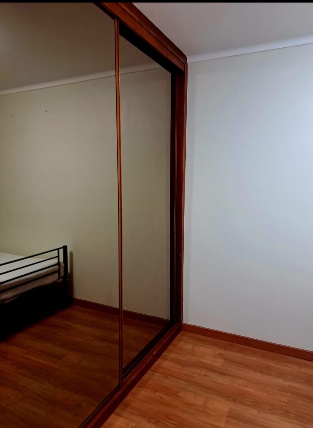 Aluga-se  um quarto duplo  pra estudante ou pessoas que trabalham
