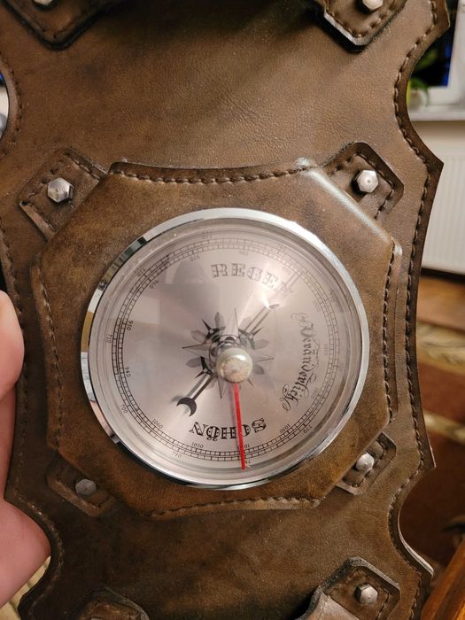 Stacja zegarowo-pogogodwa