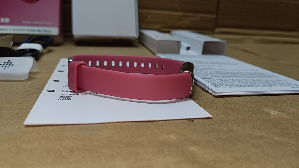 Smartband Fitbit Luxe różowy