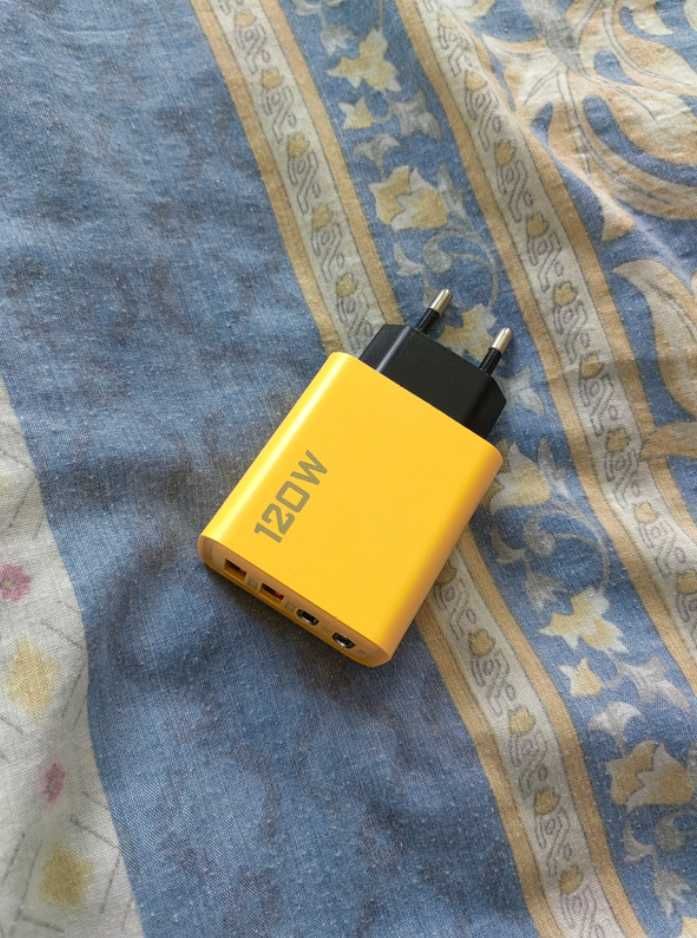 Szybka ładowarka USB 120 W 4-portowa