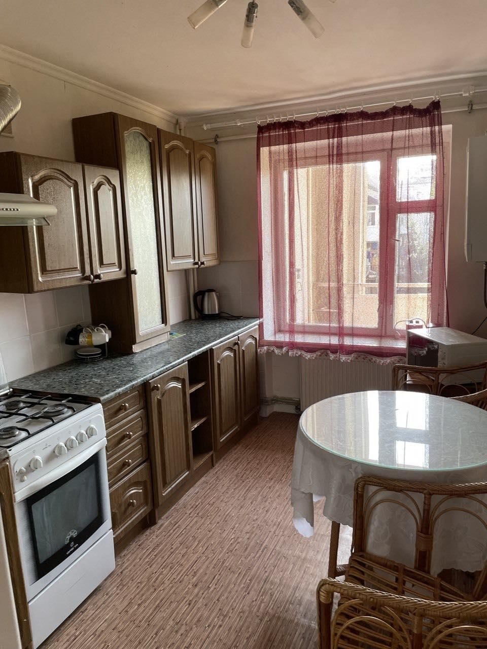 Продам 3 кімнатну квартиру в ЦЕНТРІ