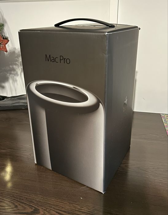 Apple MacPro (Late 2013) Intel Xeon 3.7GHz/32GB RAM/1TB