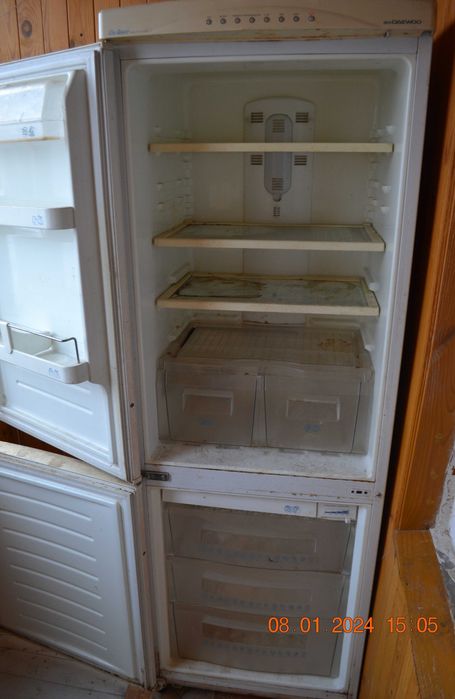 Холодильник двухкамерный Daewoo No Frost (сухая. 2005 г. Рабочий мотор