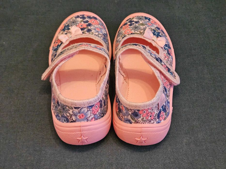 Papućki, kapcie do przedszkola, baleriny - rozmiar 30 - stan idealny