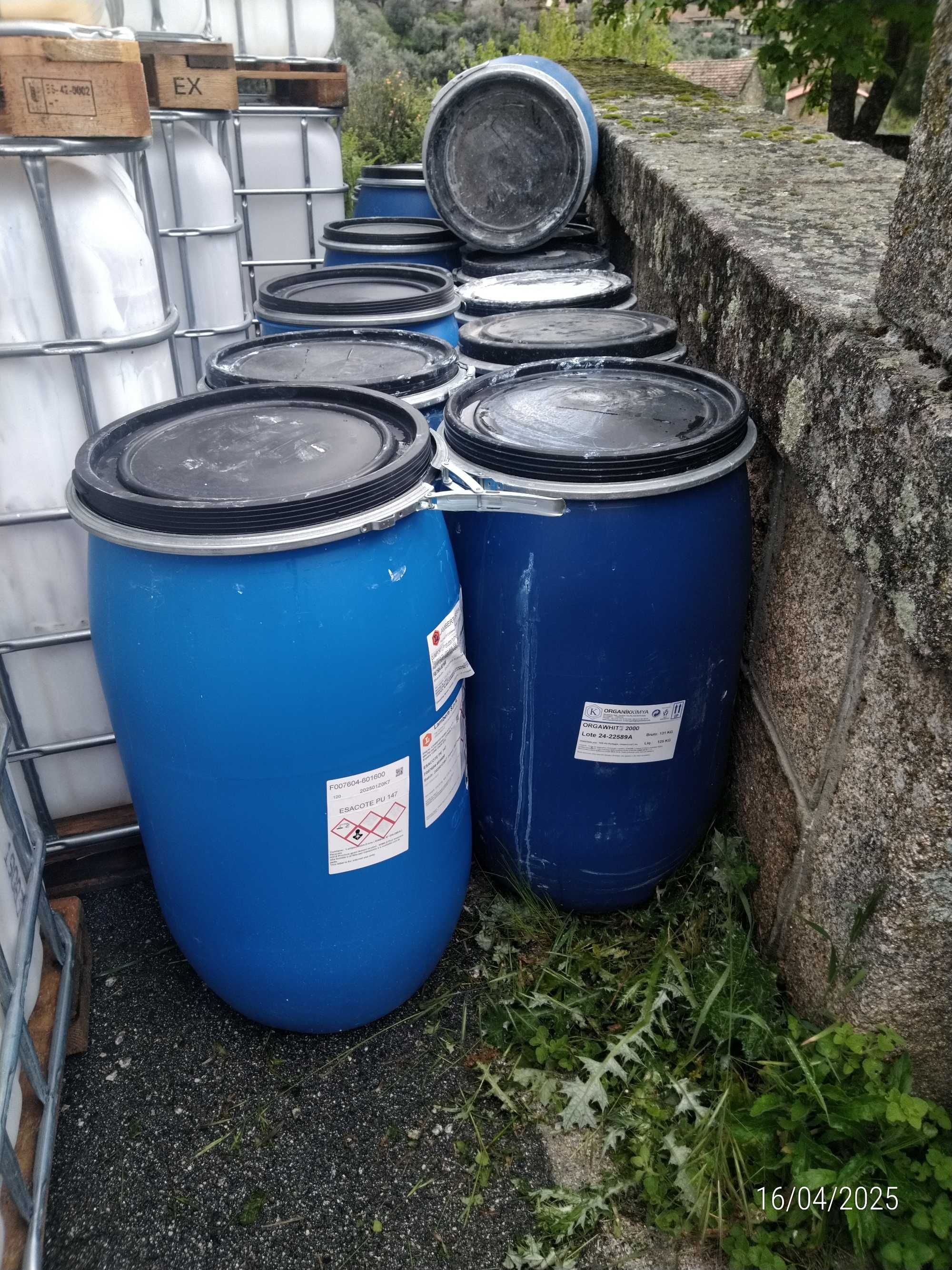 Depositos de 1000l e bidons 125litros