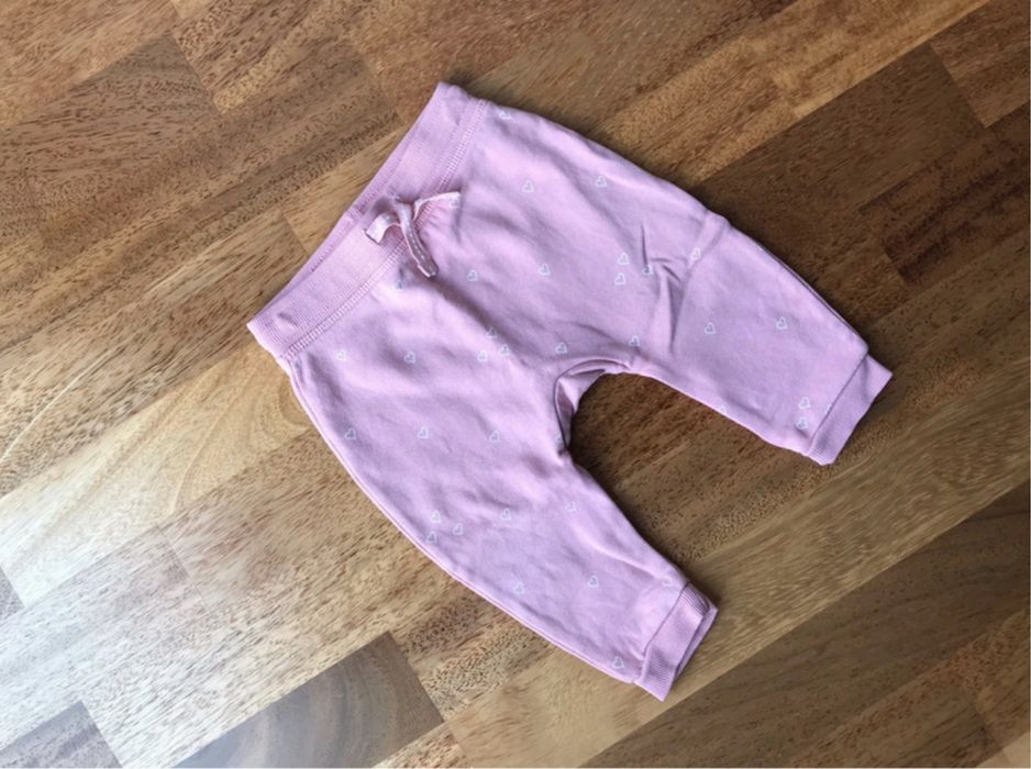 Spodenki z organicznej bawełny w urocze serduszka H&M