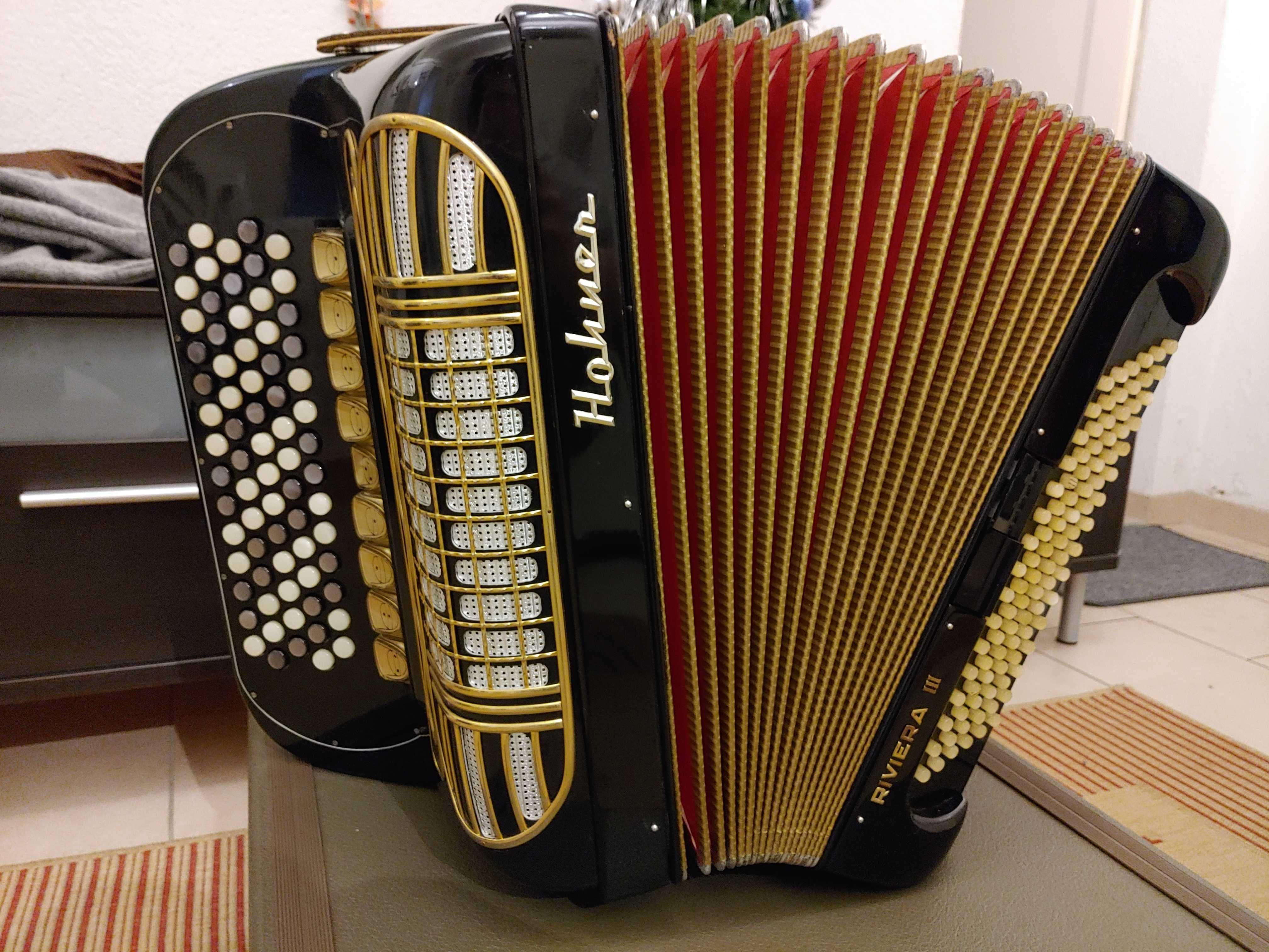 Hohner Riviera III 3a Terceira voz de botões em bom estado