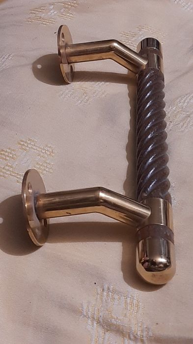 Большая  ручка на дверь