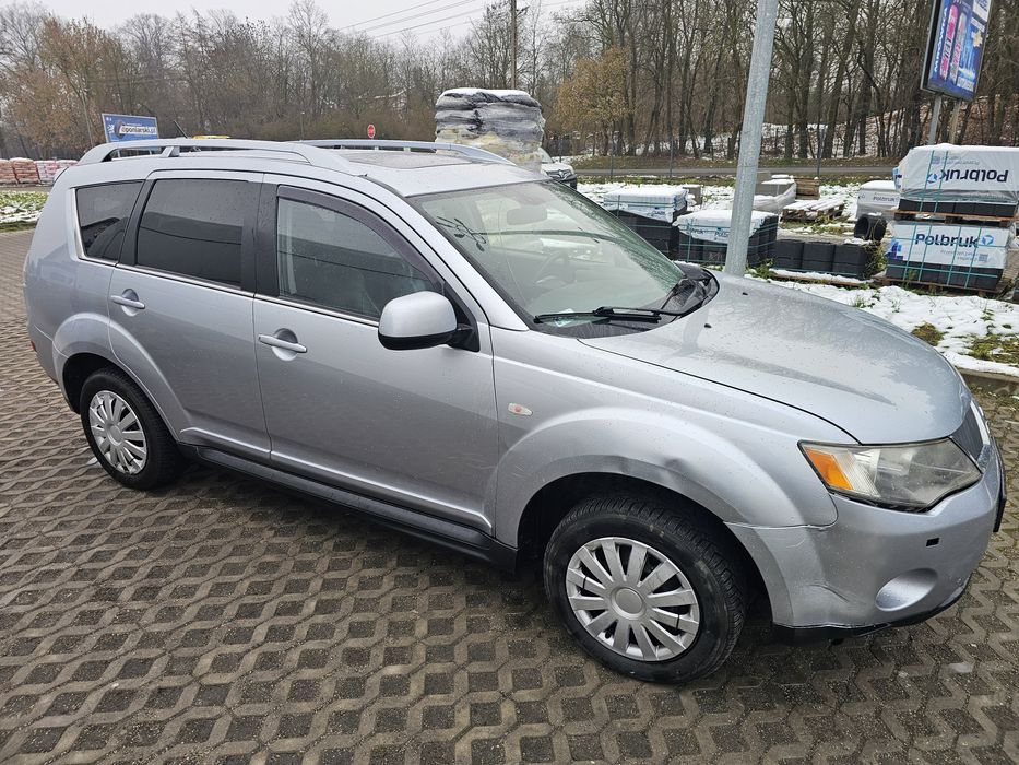 Mitsubishi Outlander 2.0D Skórzane Grzane fotele 7 osobowy Navi