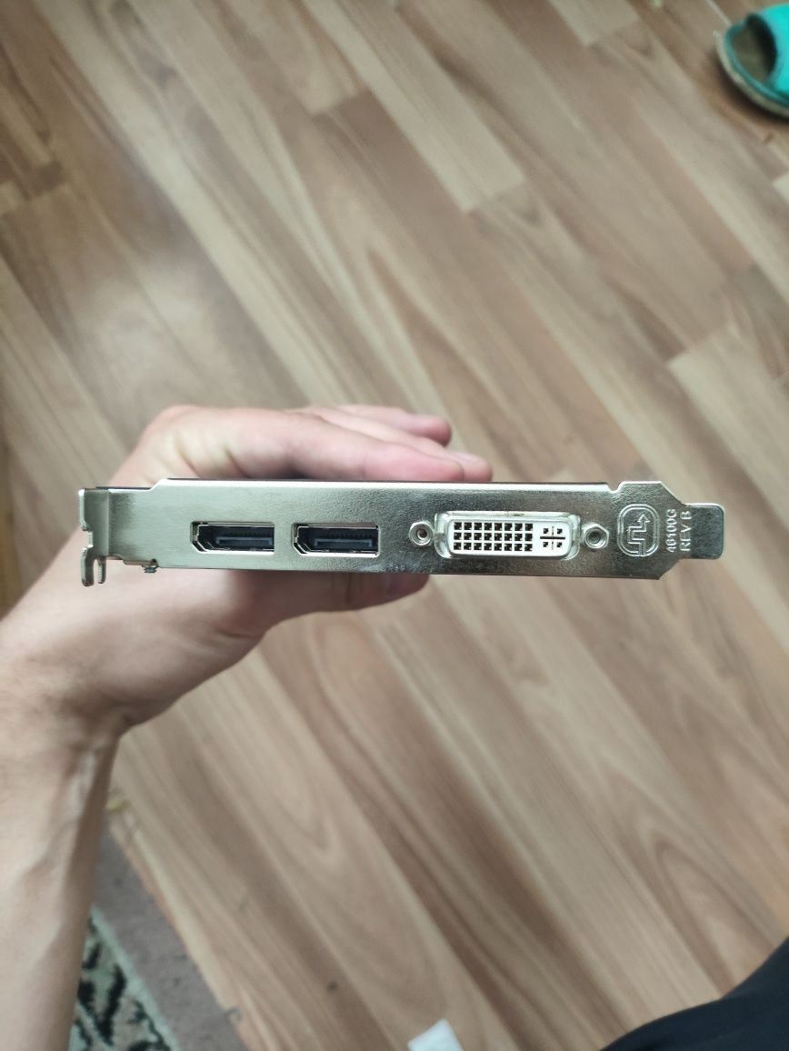 Продам відеокарту AMD FirePro V5900 2GB GDDR5 Б/У