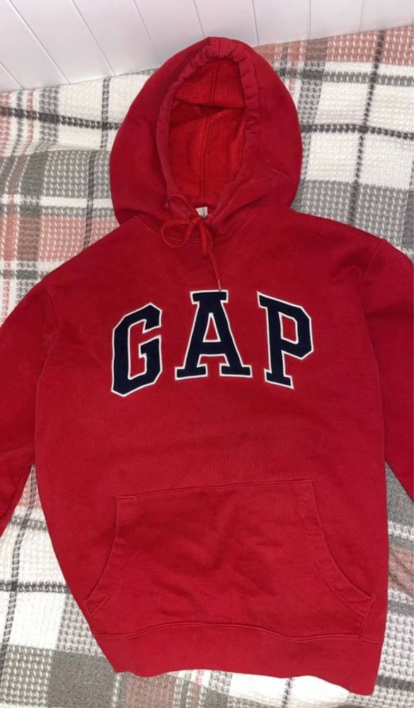 Червоне худі gap
