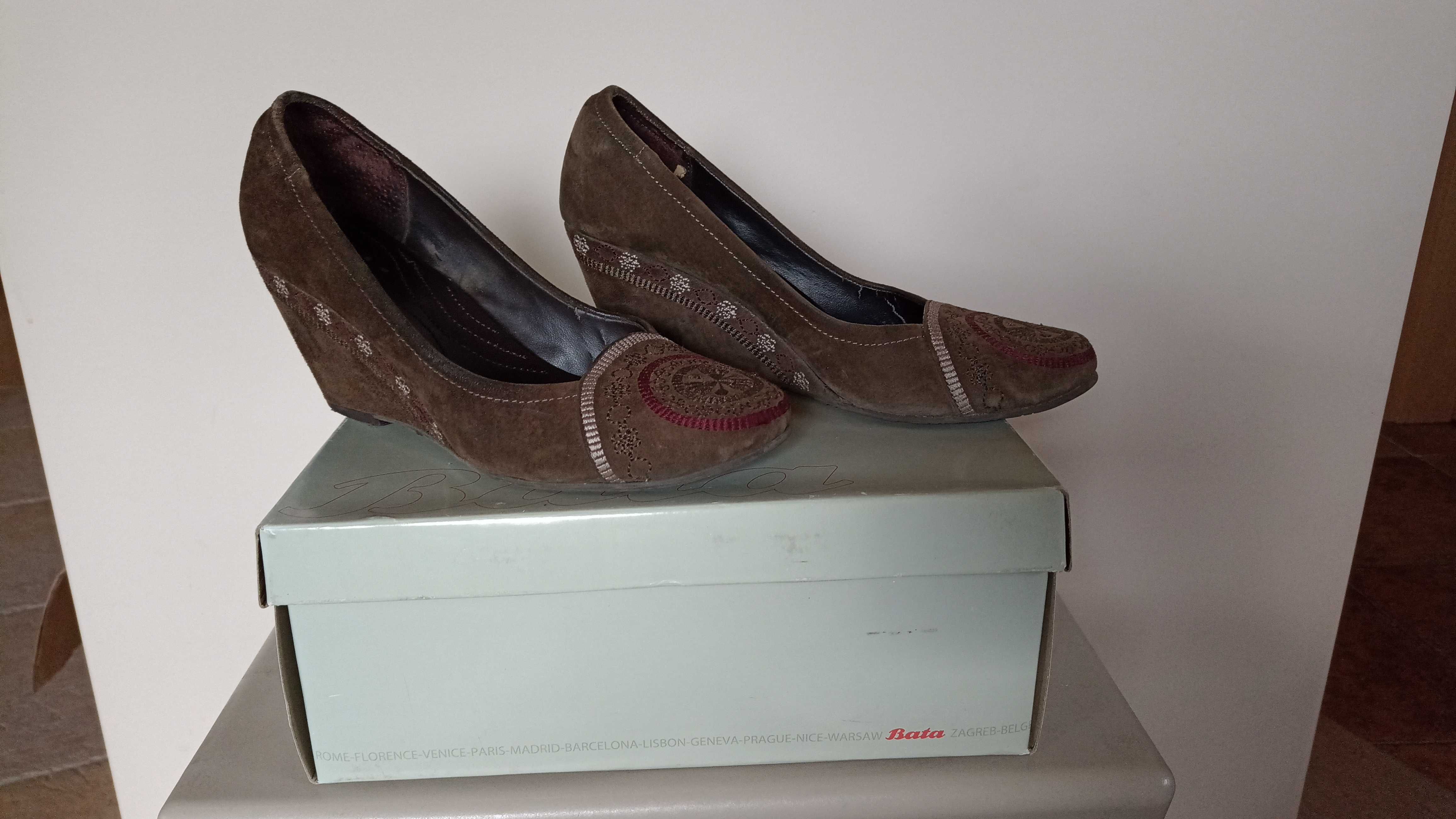 Buty na koturnie BATA rozm. 38