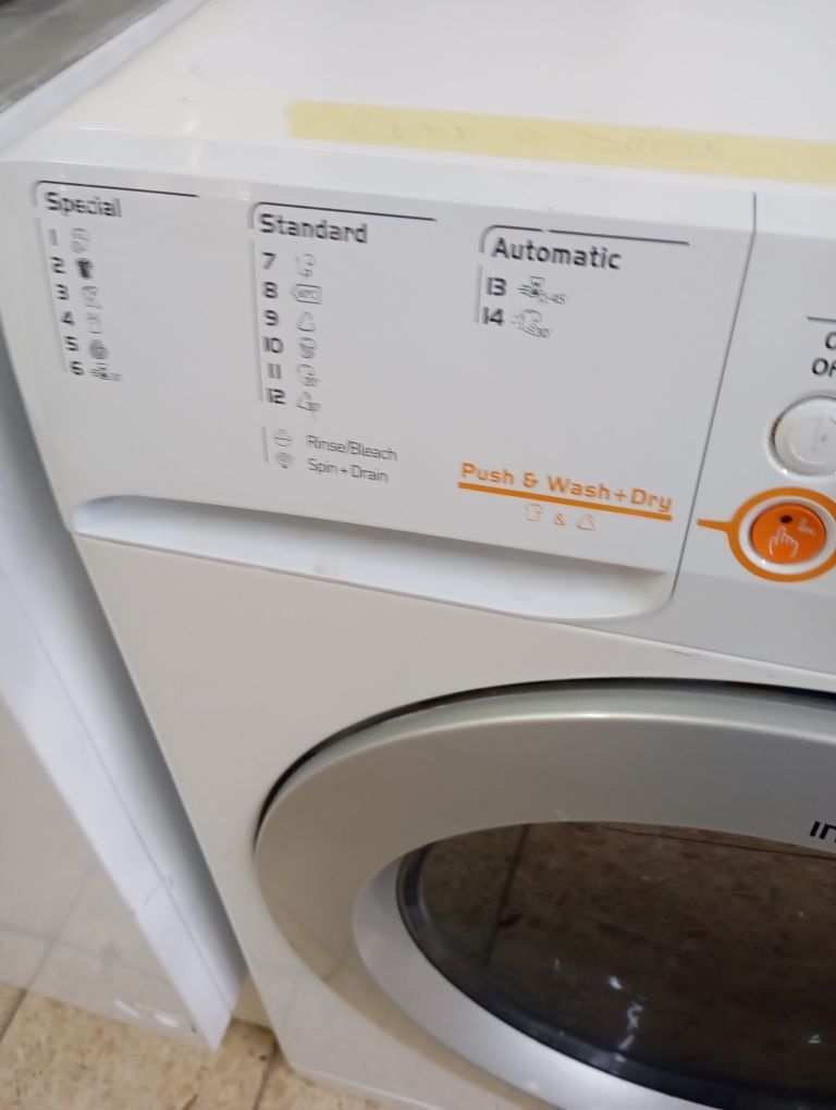 Máquina de lavar e secar Indesit