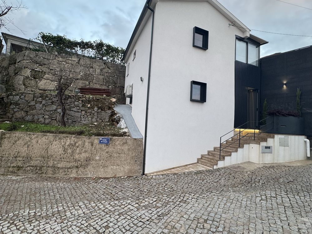 Moradia T2 Nova e totalmente mobidada em Freixo de Cima