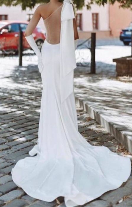 Елегантна весільна сукня Anri, силует рибка від Ange Etoiles.