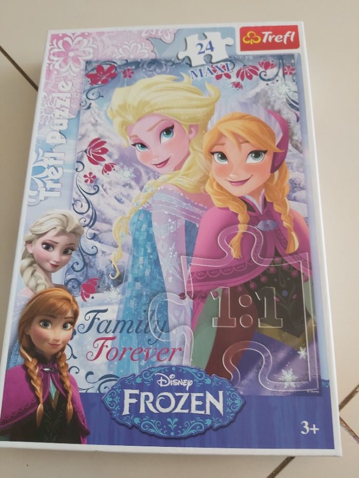 Trefl Puzzle MAXI 24 el. FROZEN Siostry z Krainy Lodu. ELZA