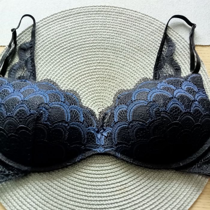 Biustonosz bez fiszbin Intimissimi 80B