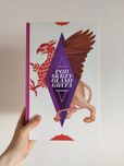pod skrzydłami gryfa