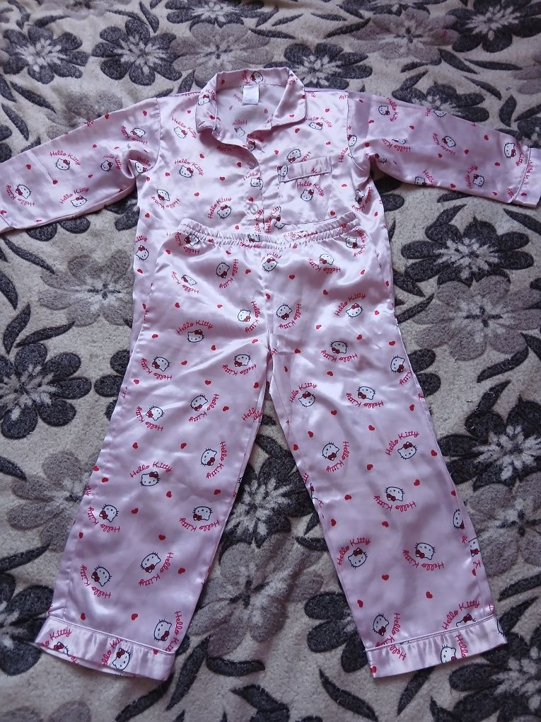 Продам піжаму з Hello Kiti