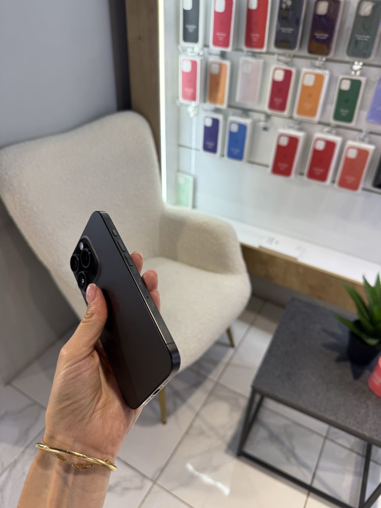 Used iPhone 15 pro 256Gb. (Black)
