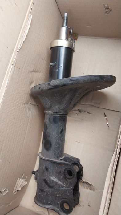 Продам стойки Tocico лансер 9 1.6