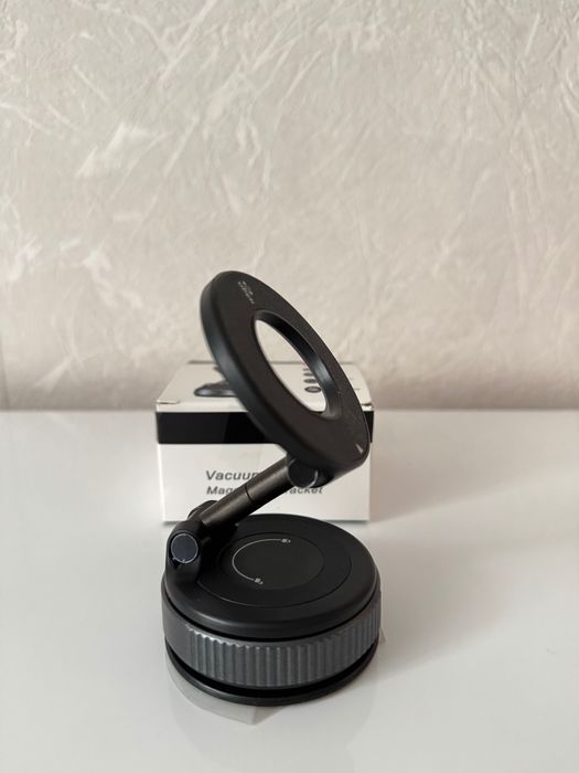 Вакуумний магнітний тримач для телефону