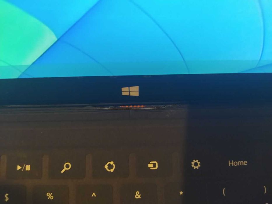 Планшет Microsoft Surface RT 64 ГБ, NVIDIA Tegra 3 (1.3 ГГц), RAM 2 ГБ