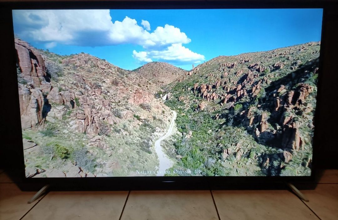 Tv ANDROID 4K 40" DVB-T 2 hevc telewizor Sharp bluetooth UHD Wi-Fi