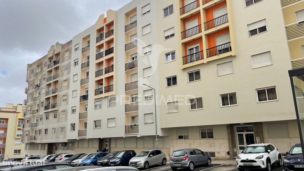 T2 em Monte Abraão para Arrendamento – Excelente Localização e Expo...