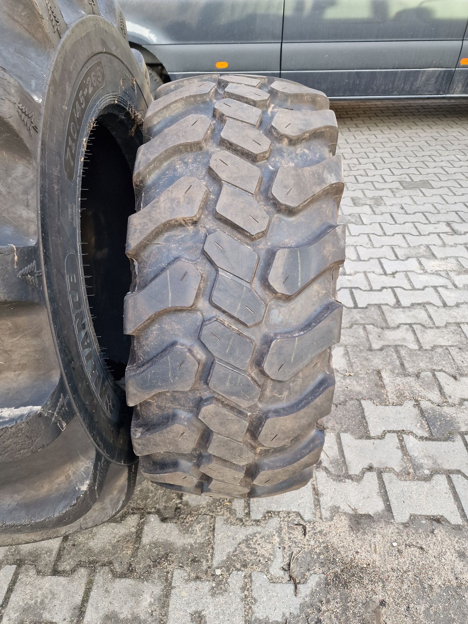 Opona 400/70R20  16/70r20 Linglong