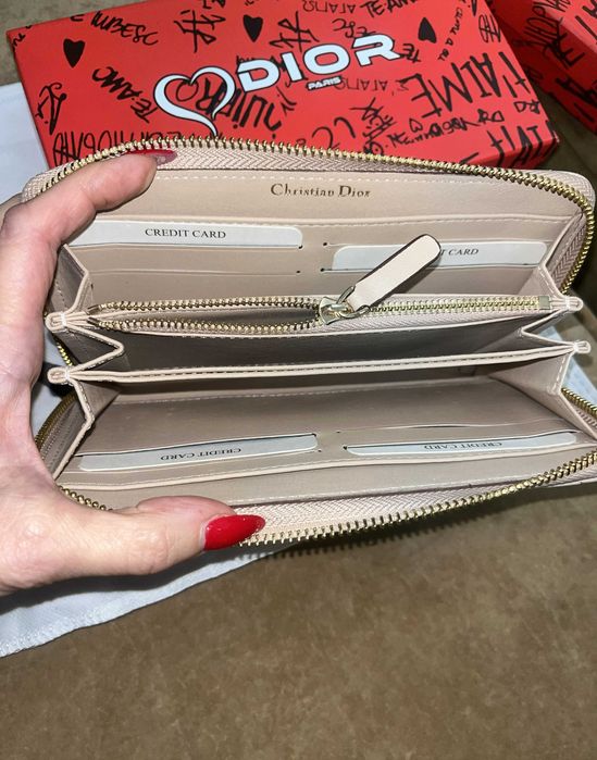 Dior Portfel pudrowy beż