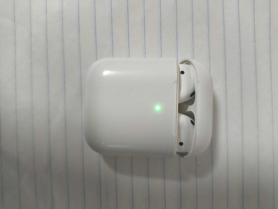 Продам наушники AirPods2