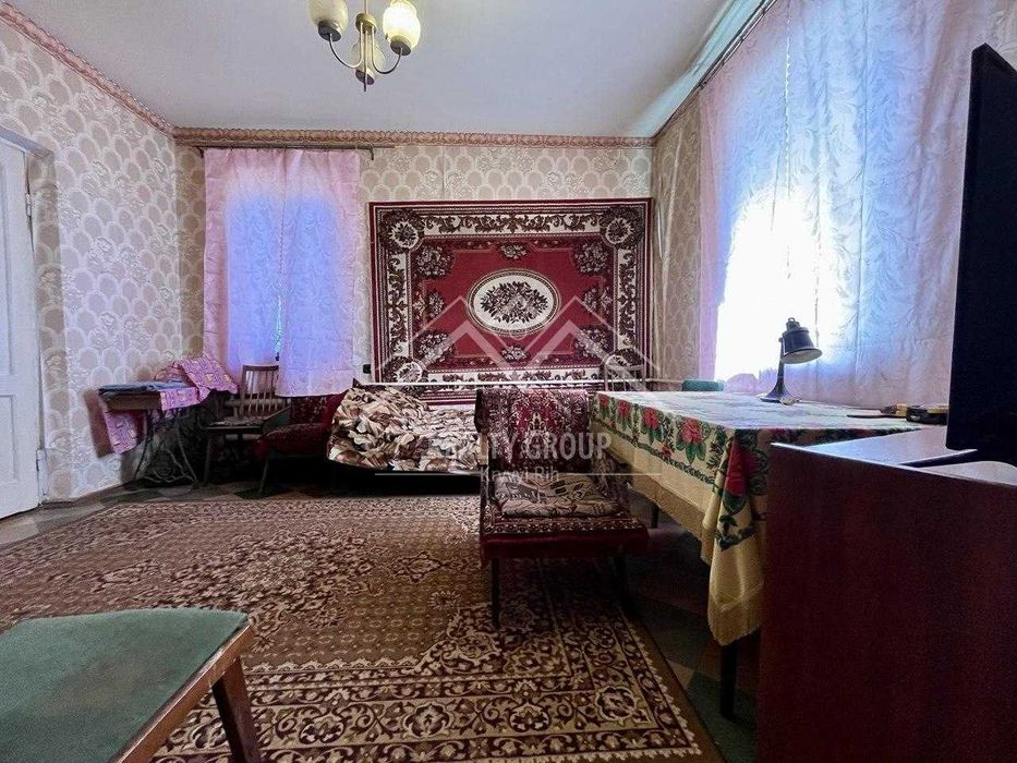 Продаж  просторого будинку Універмаг 44 квартал