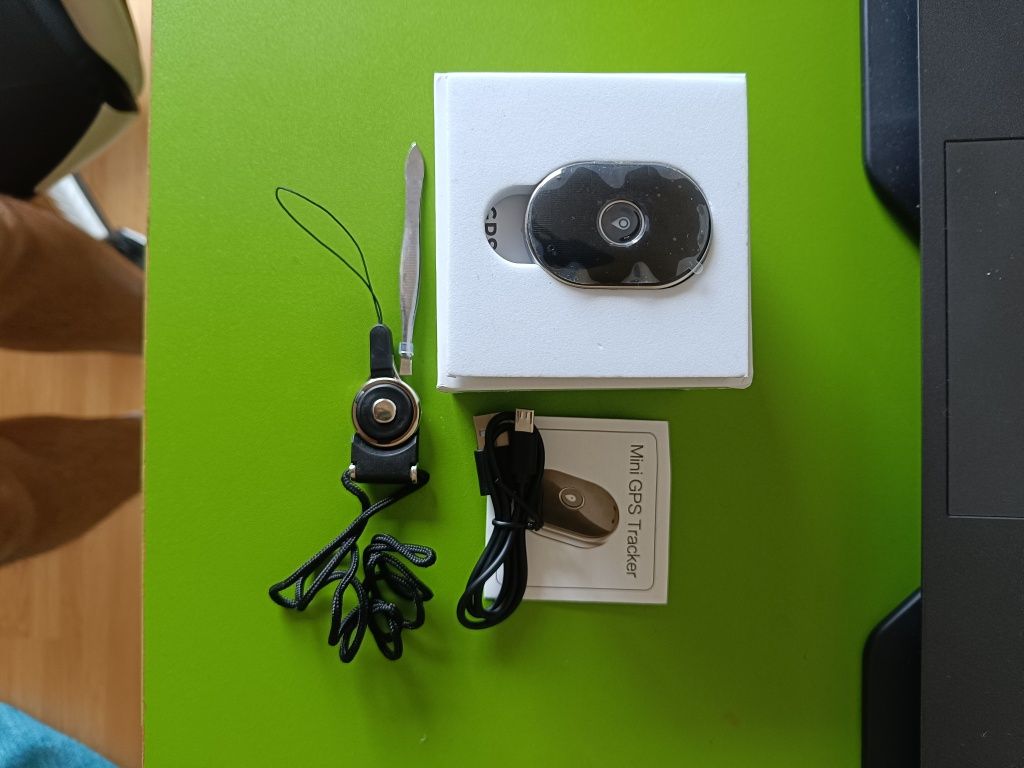 Mini Localizador GPS Inteligente (c/ Caixa e Acessórios)
