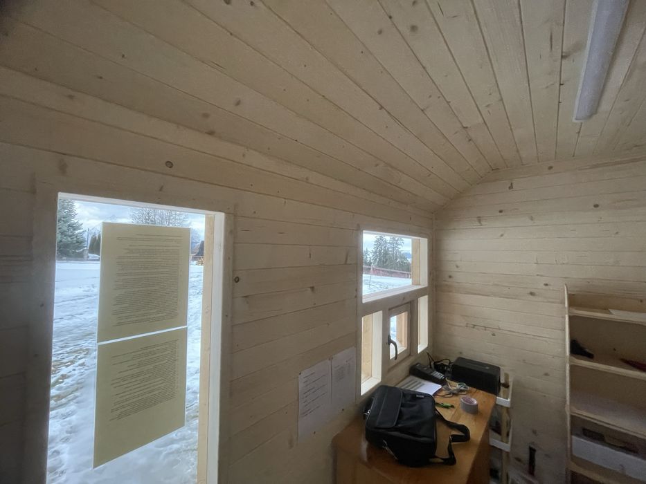 Kiosk, budka sprzedażowa, kasa, domek narzedziowy nowoczesna stodoła