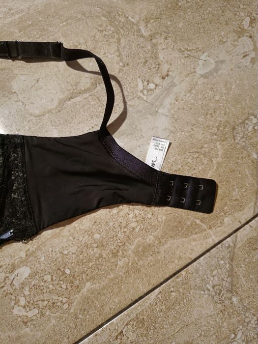 Biustonosz czarny 75 E