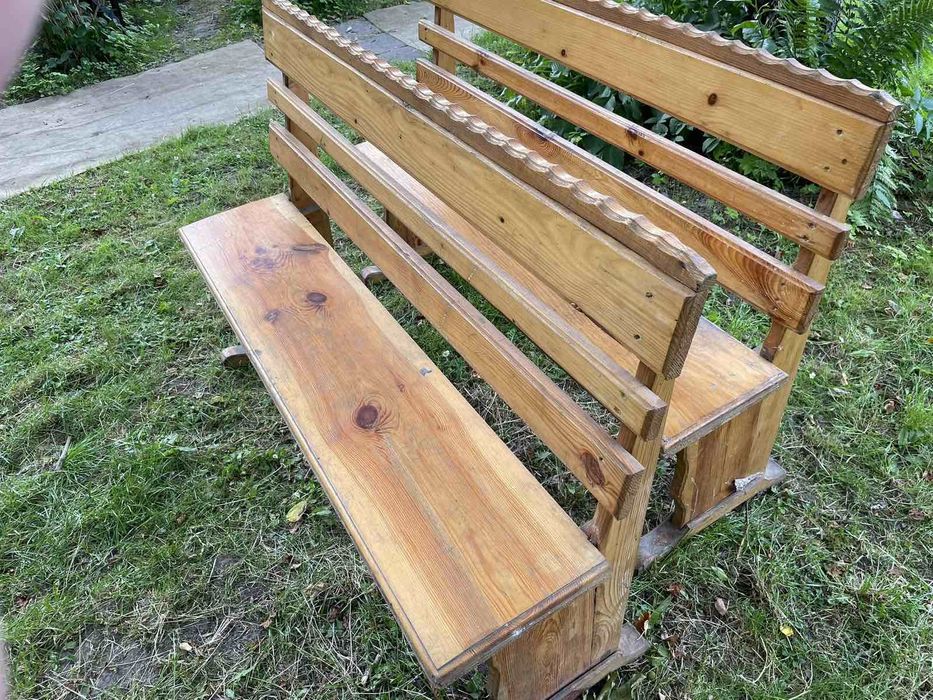 Крісла та лавки дерев'яні