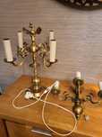 Mosiężny zestaw.  Lampa stołowa  i kinkiet.