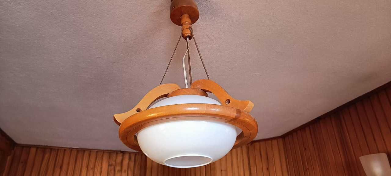 Żyrandol/lampa z drewnem, kula