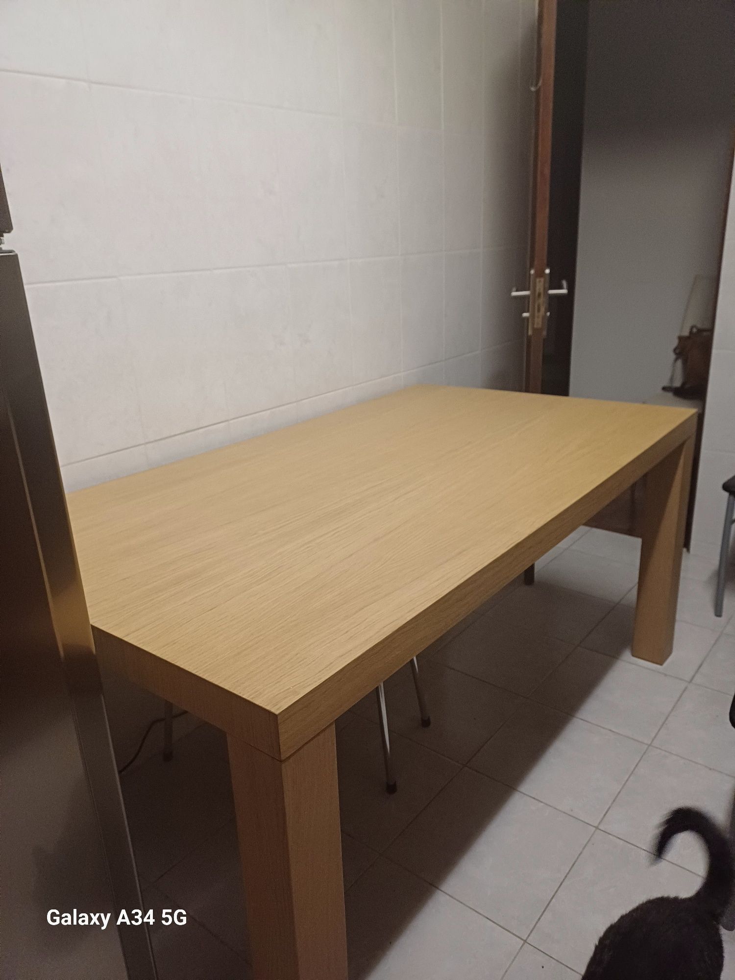 Mesa de sala ou cozinha