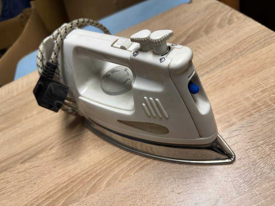 Żelazko parowe FiF G808ST – sprawne