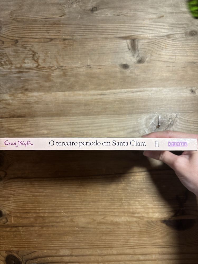 Livro “As gémeas- o terceiro período em Santa Clara” Leya