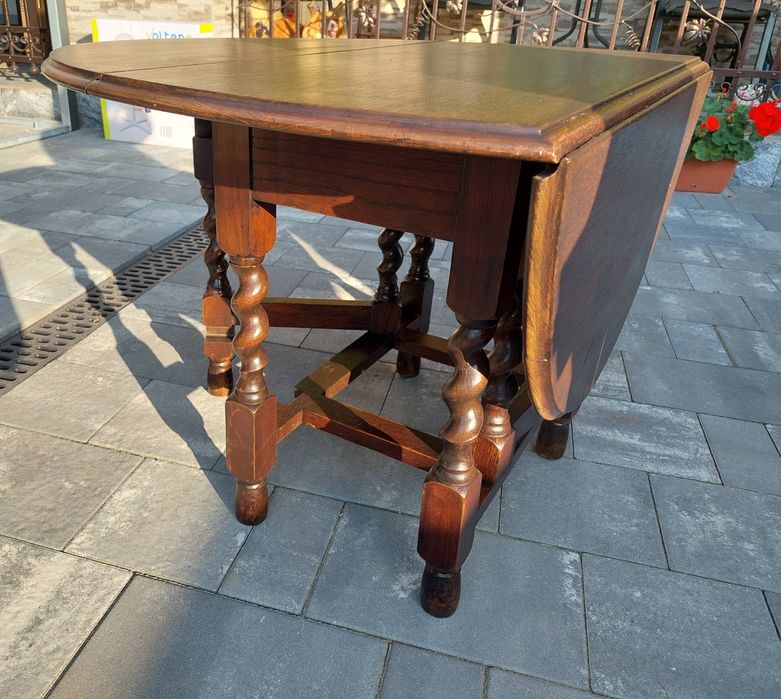 Drewniany stolik kawowy