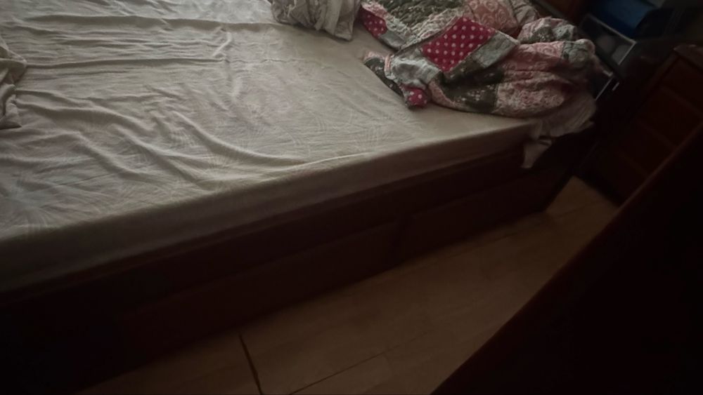 Vendo cama de solteiro 190X100