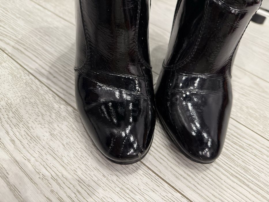 Жіночі ботільйони лаковані 36 р.