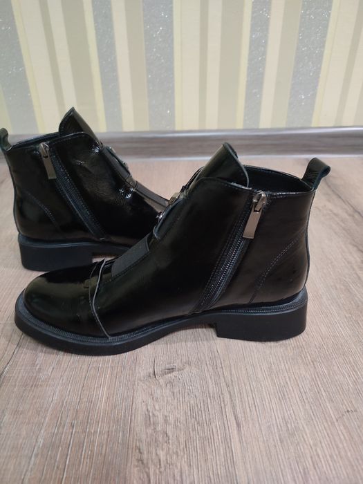 Продам черевики осінні жіночі